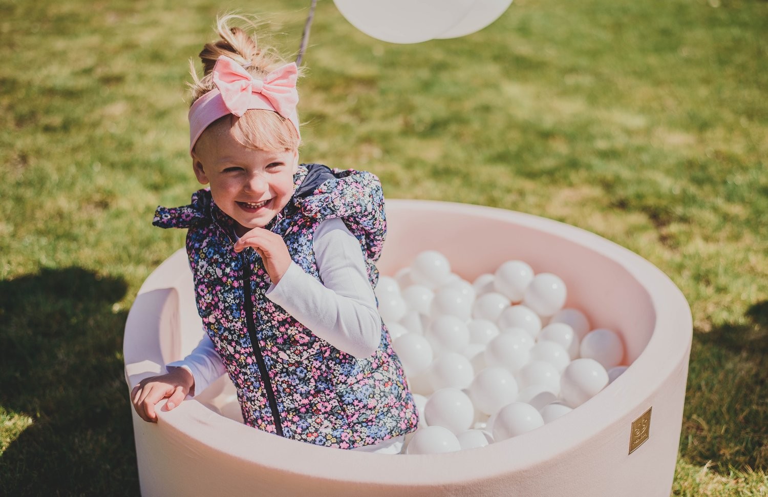 ballenbak-en-speelkussen-set-met-200-gekleurde-ballen-roze-combi-1-4.jpg